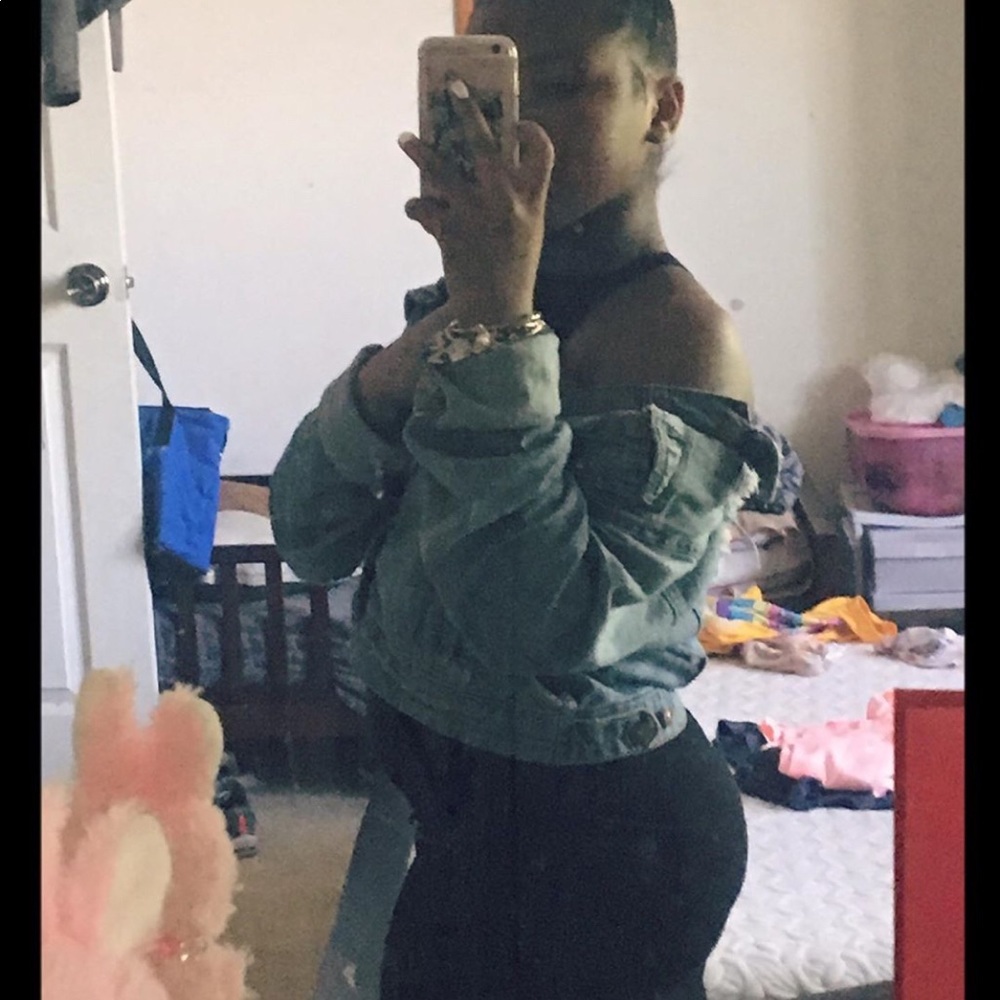 On/Off Shoulder Jean Jacket